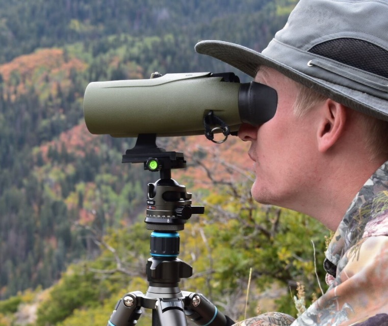 The Best Tripod for Binoculars: Find the Perfect Fit
